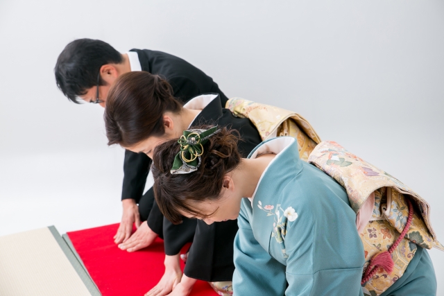 結婚の挨拶はカフェでもあり？お店選びのポイントと注意点